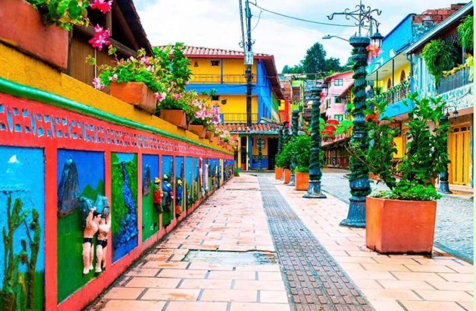 La Plazoleta Apartamento Apartment Guatape Ngoại thất bức ảnh